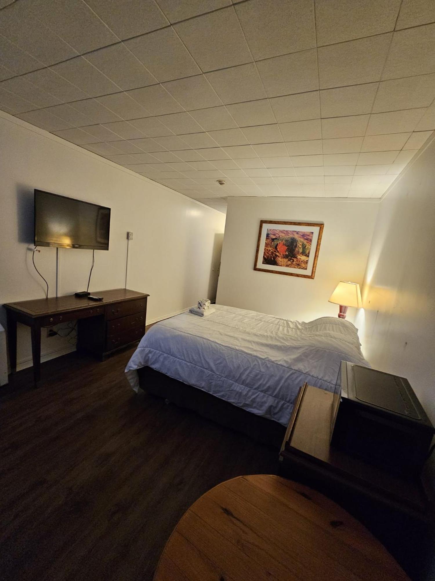 The Brunswick Hotel Complex Parry Sound Exteriör bild